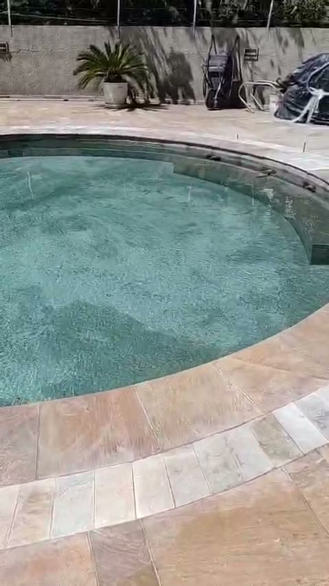 Teste hidráulico de piscina reformada